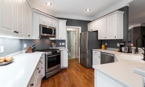 Five Cleaning Hacks For a Sparkling And Non- Greasy Kitchen